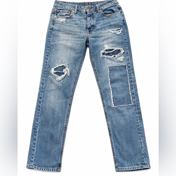 American Eagle Tomgirl Distressed Relaxed Jeans - Size 2 (Short 27”) Medium Wash - Picture 1 of 15